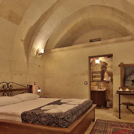 מלון Cappadocia Cave Land 3*